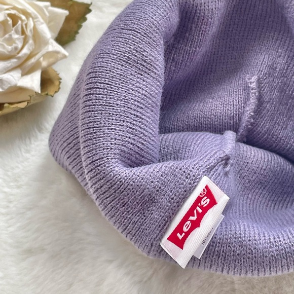 New with tags LEVI’S SUPERIOR WARMTH HERO BEANIE with Leather logo Patch Purple - Picture 4 of 5